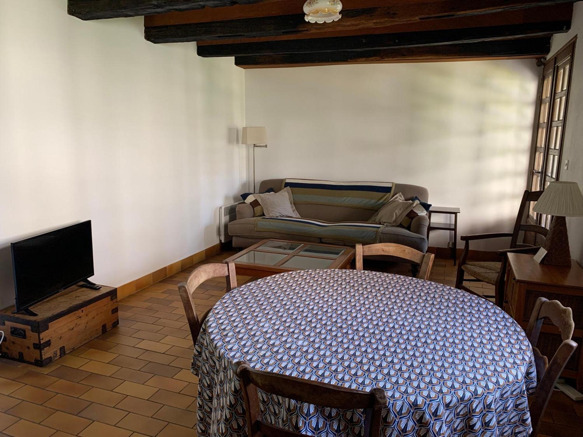 Spacious Apartment In A Charming, Tranquil Village Saint-Vincent-Rive-dʼOlt エクステリア 写真